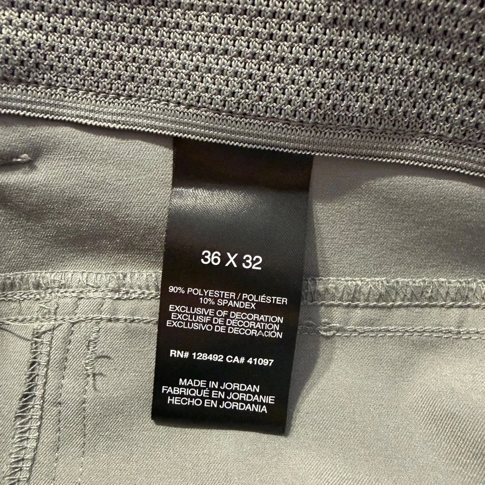 Greg Norman Performance Golf Pants Mens 36x32 Grey Stretch Flat Front Chino